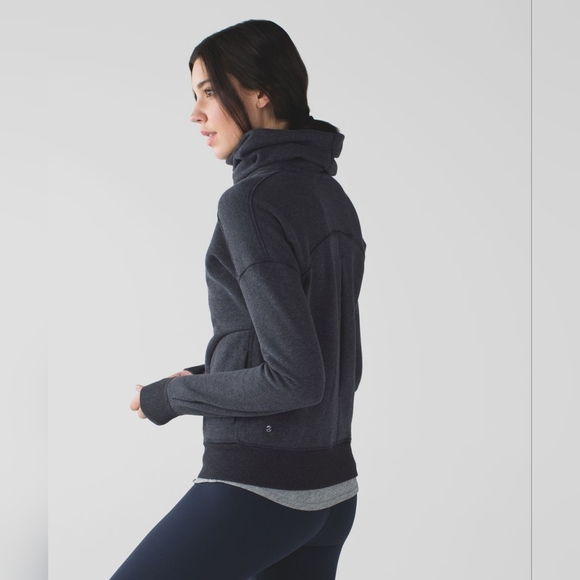 Lululemon grey sweater with thumbholes (Hug it out style) - Picture 4 of 5